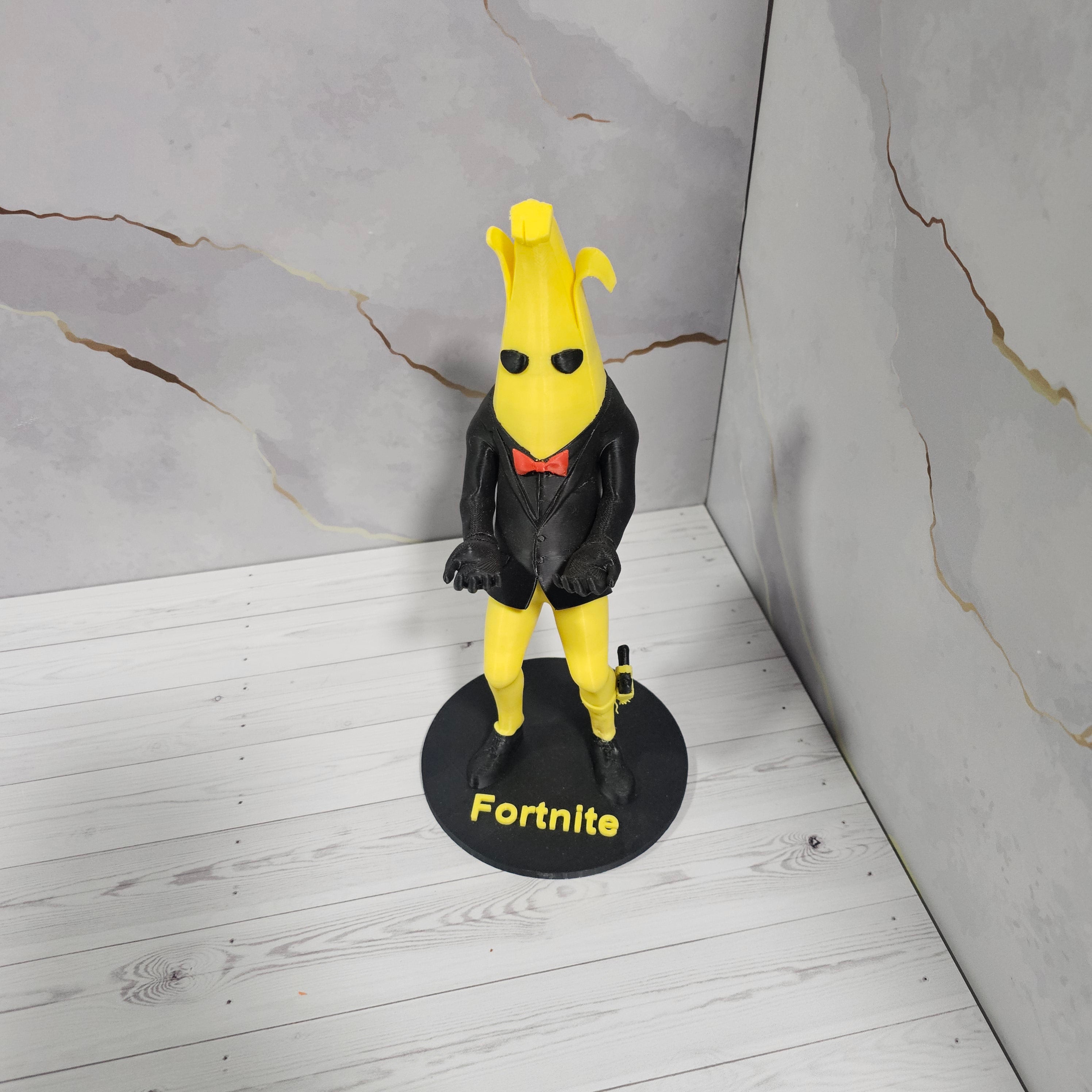 Stand Coleccionable Bananin (Peely) Traje de Gala - Soporte Gamer 3D - Viña 3D